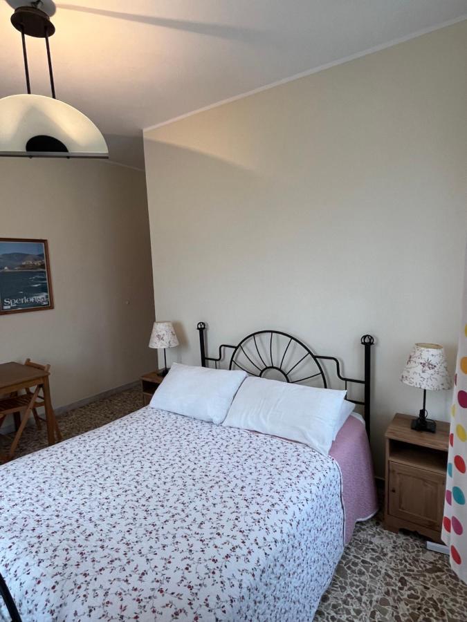 Bed And Breakfast Elisa Sonnino Екстер'єр фото