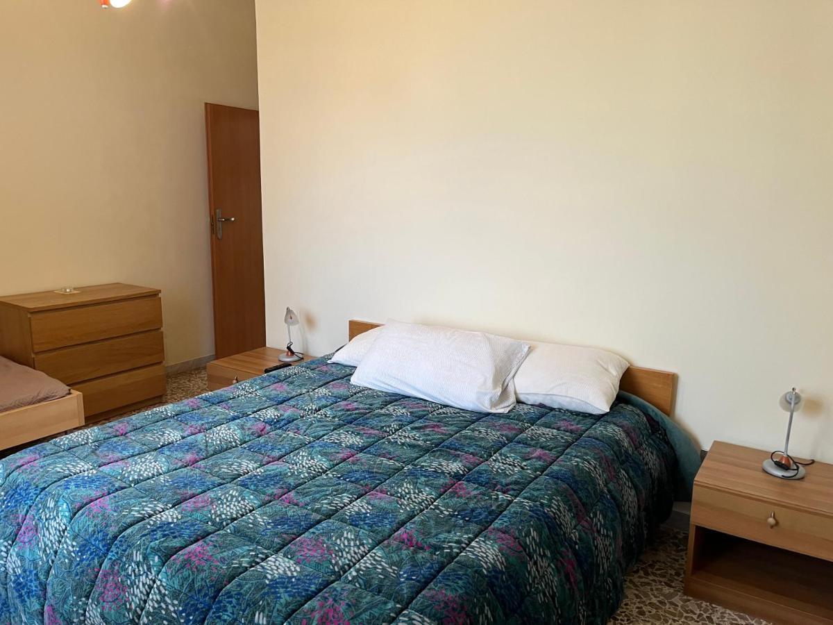 Bed And Breakfast Elisa Sonnino Екстер'єр фото