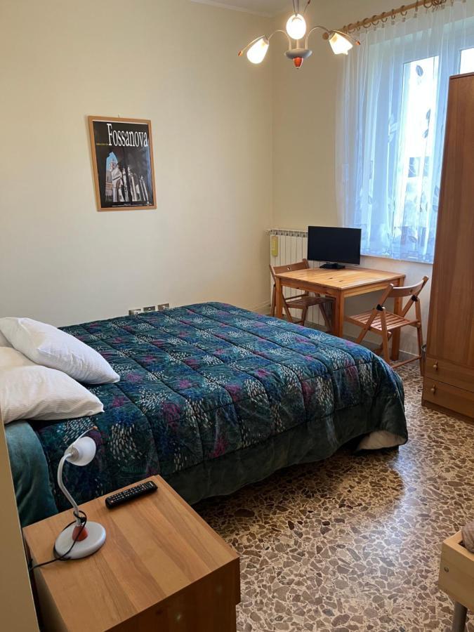 Bed And Breakfast Elisa Sonnino Екстер'єр фото